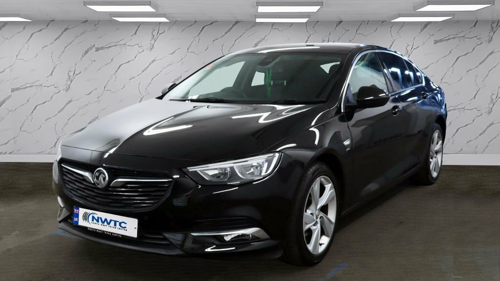 Vauxhall Insignia 1.5L Sri Nav Black