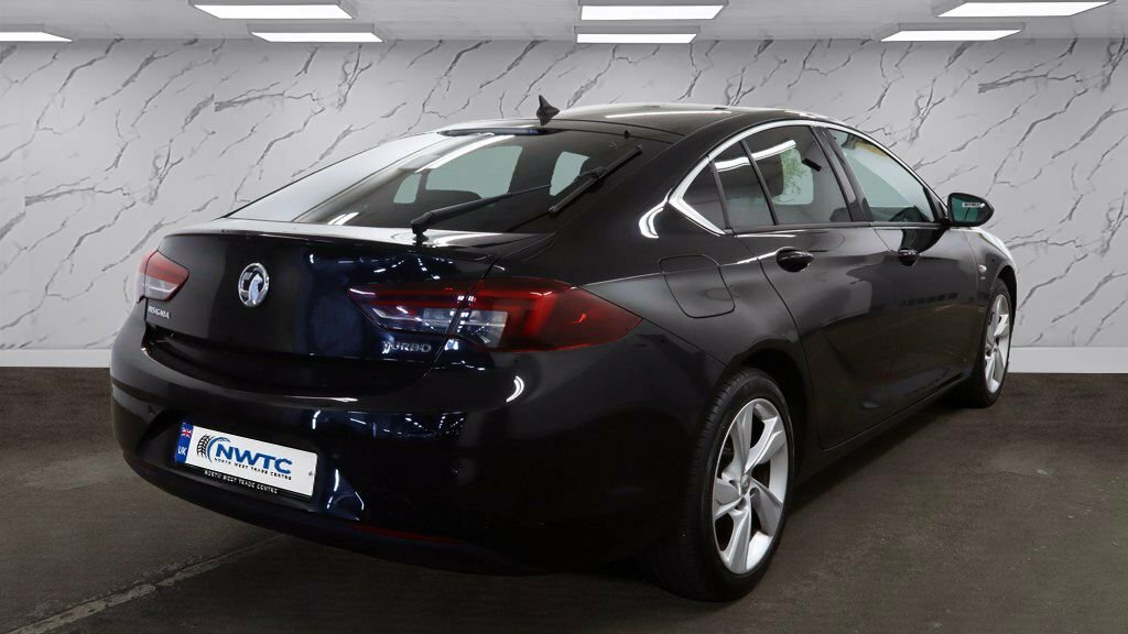 Vauxhall Insignia 1.5L Sri Nav Black #3