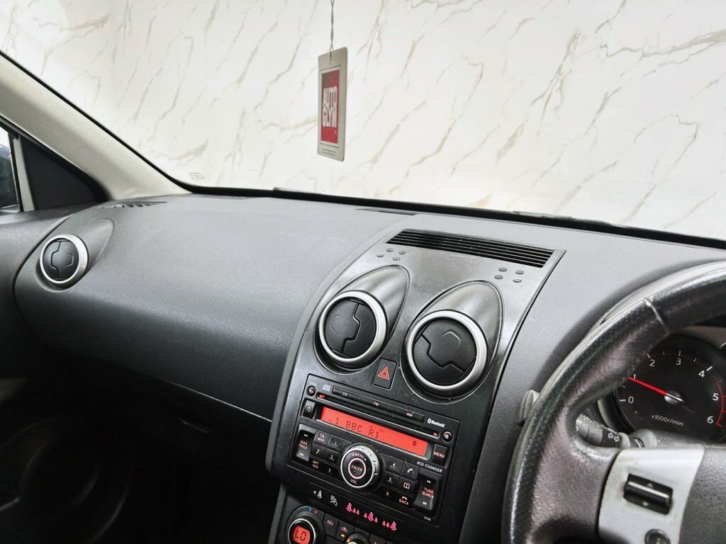 Nissan Qashqai Acenta Black #14