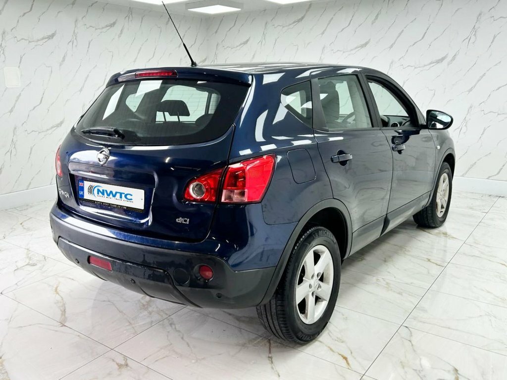 Nissan Qashqai Acenta Black #9