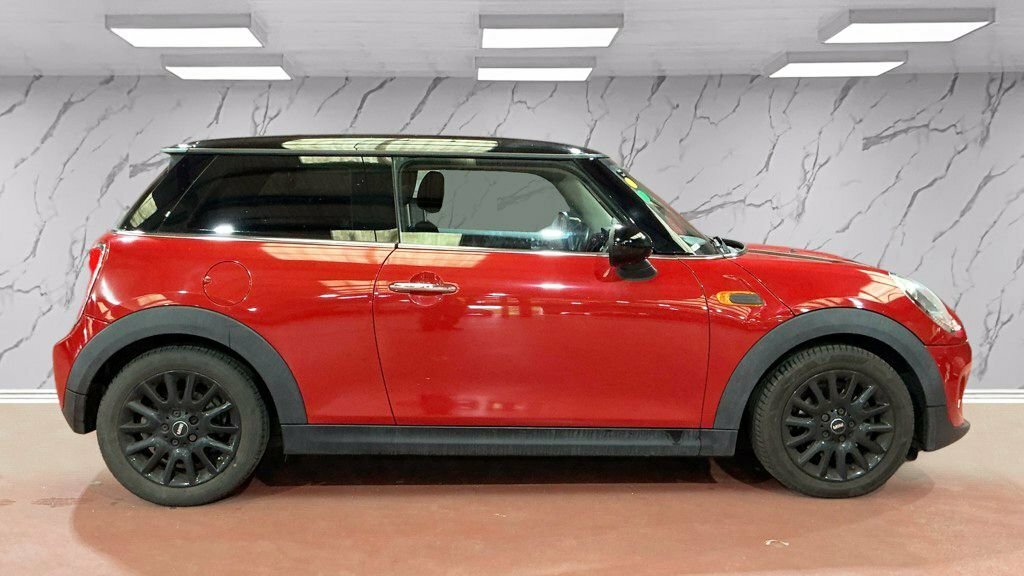 Mini Hatch 1.5L Cooper SA17LMY Red #5