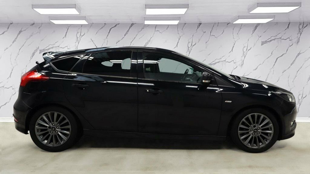 Ford Focus 1L St-line BK18VNP Black #4