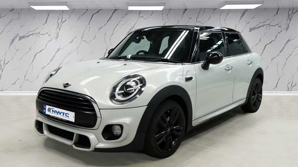 Mini Hatch 1.5L Cooper Sport SH19AFK Silver
