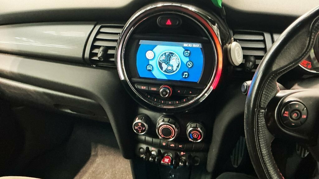 Mini Hatch 1.5L Cooper Sport SH19AFK Silver #6