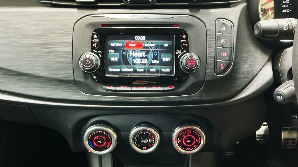 Alfa Romeo Giulietta 1.4L Sport Red #6