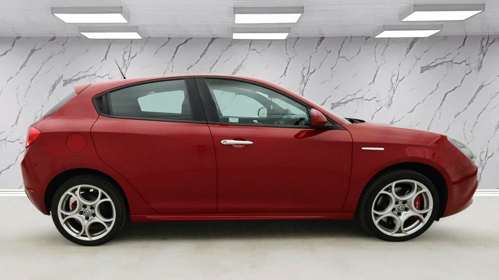 Alfa Romeo Giulietta 1.4L Sport Red #4
