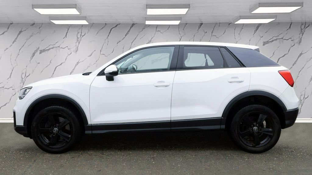 Audi Q2 1.6L Sport White #6