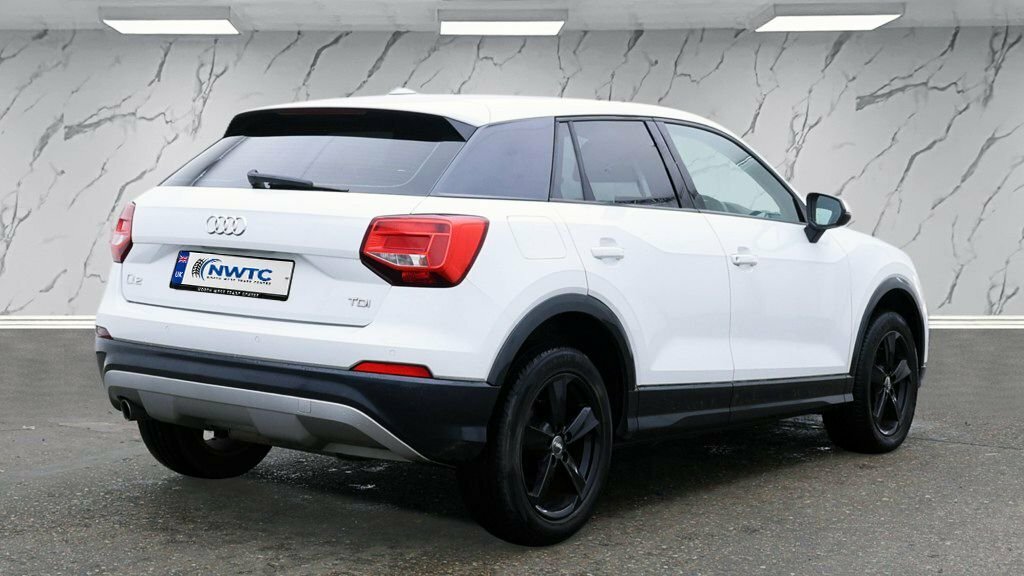 Audi Q2 1.6L Sport White #4
