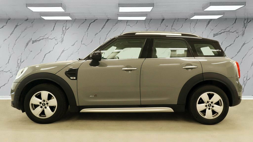 Mini Countryman 2L Cooper D Classic YY68WJV Grey #5