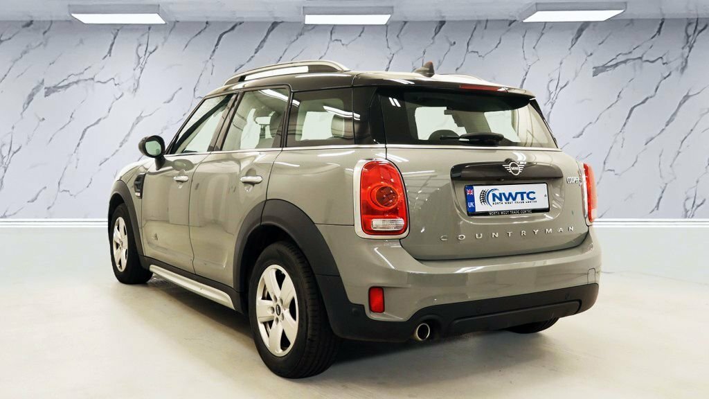 Mini Countryman 2L Cooper D Classic YY68WJV Grey #2