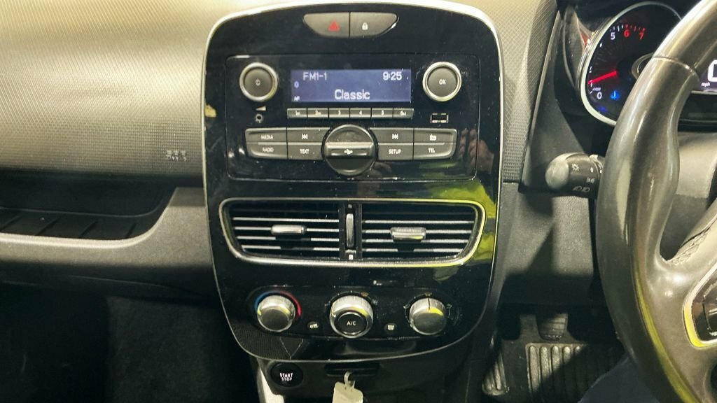 Renault Clio 0.9L Play DV19UGF Black #6