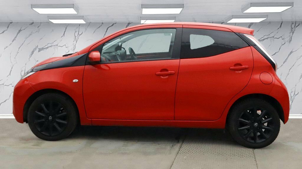 Toyota Aygo 1L X-style YB67FZR Red #6