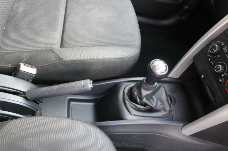 Peugeot 207 1.4 Vti 95 Active Red #5