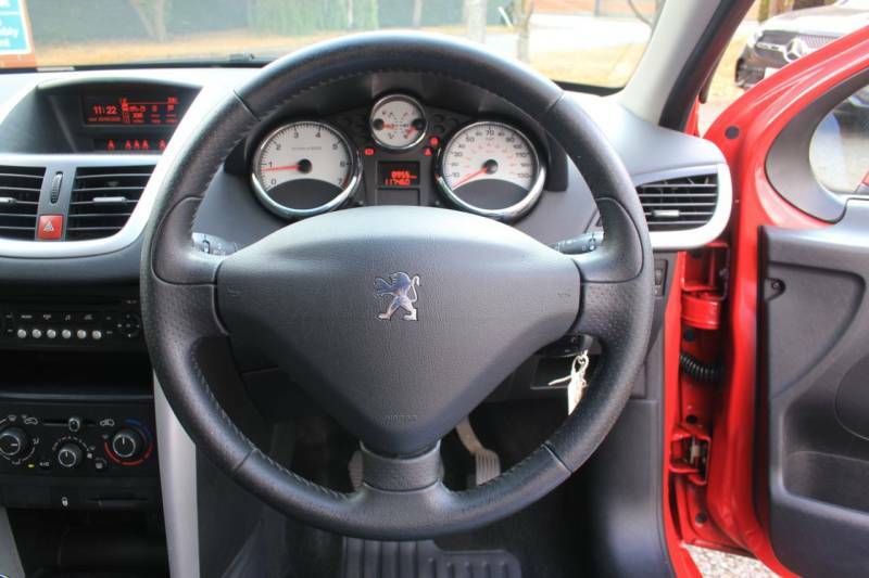 Peugeot 207 1.4 Vti 95 Active Red #3