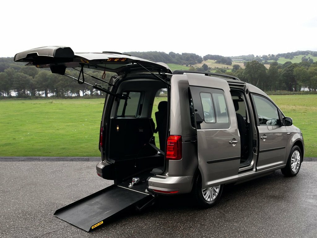 Volkswagen Caddy Life Mpv Beige #2
