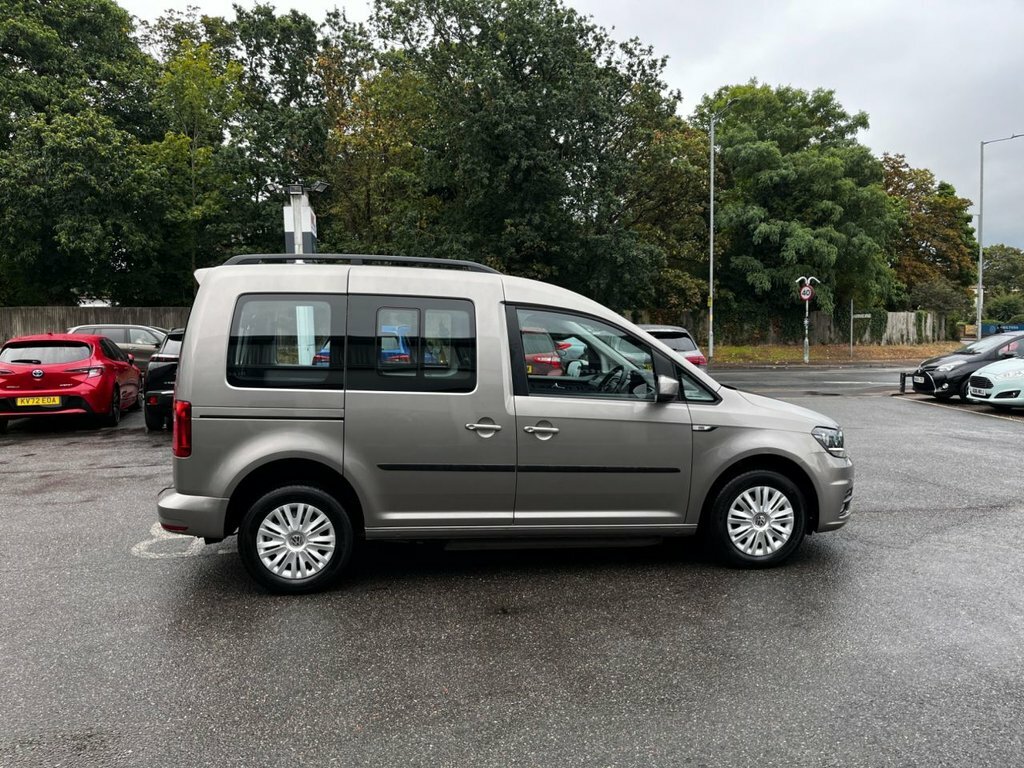 Volkswagen Caddy Life Mpv Beige #2