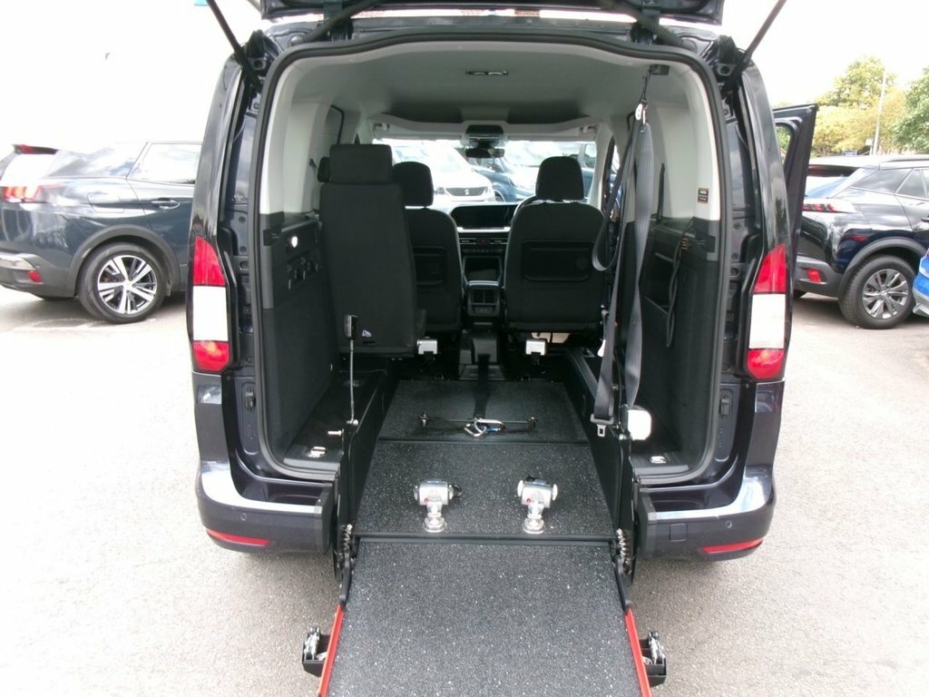 Ford Tourneo Connect Mpv Blue #2