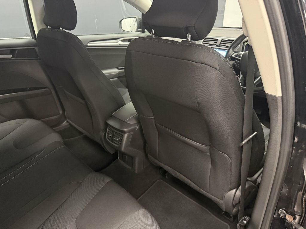 Ford Mondeo Silver #33