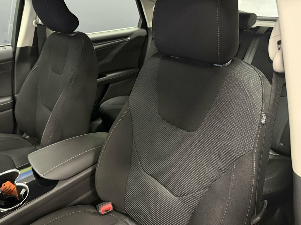 Ford Mondeo Silver #29
