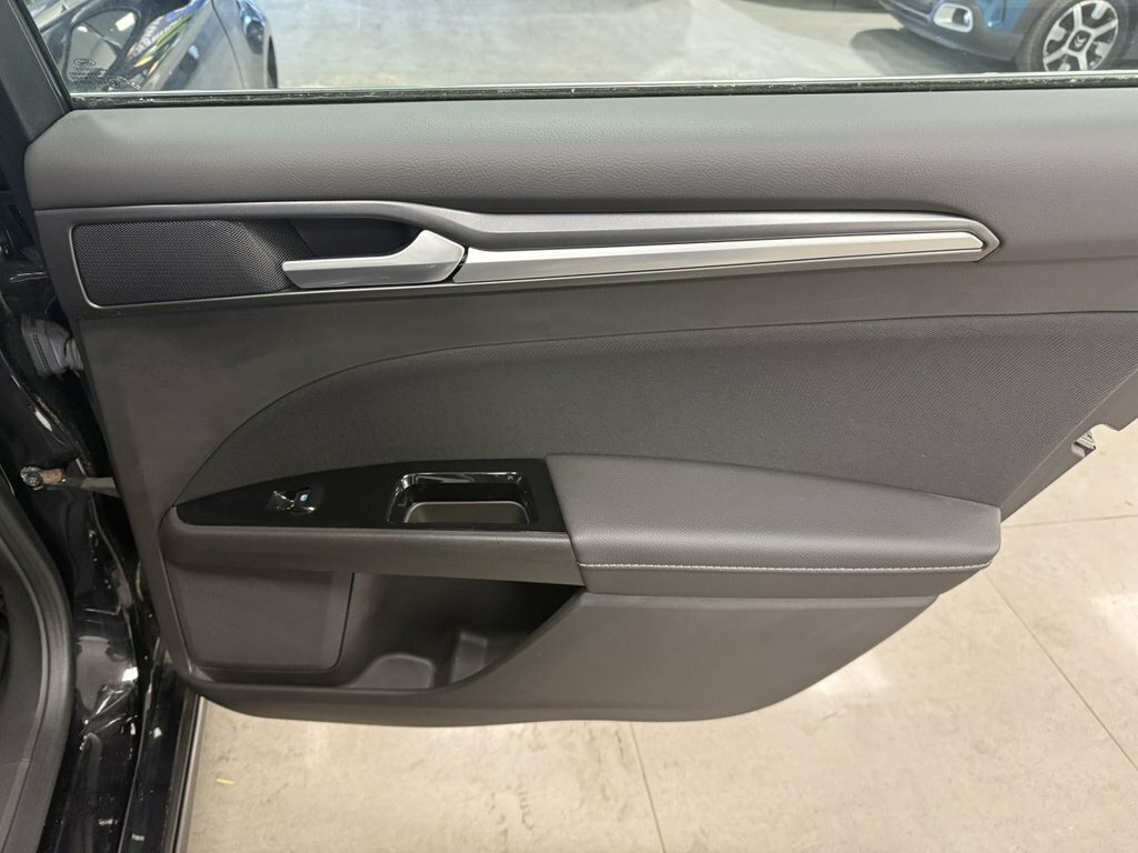 Ford Mondeo Silver #37