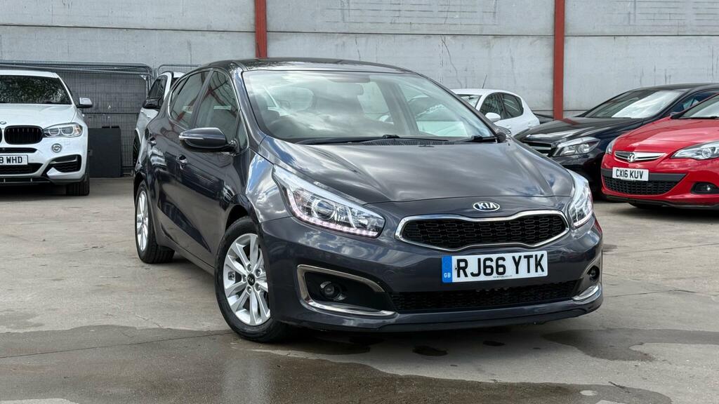 Kia Ceed 2 Silver