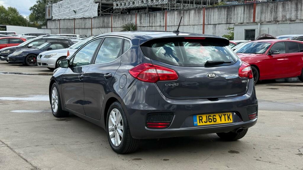 Kia Ceed 2 Silver #4