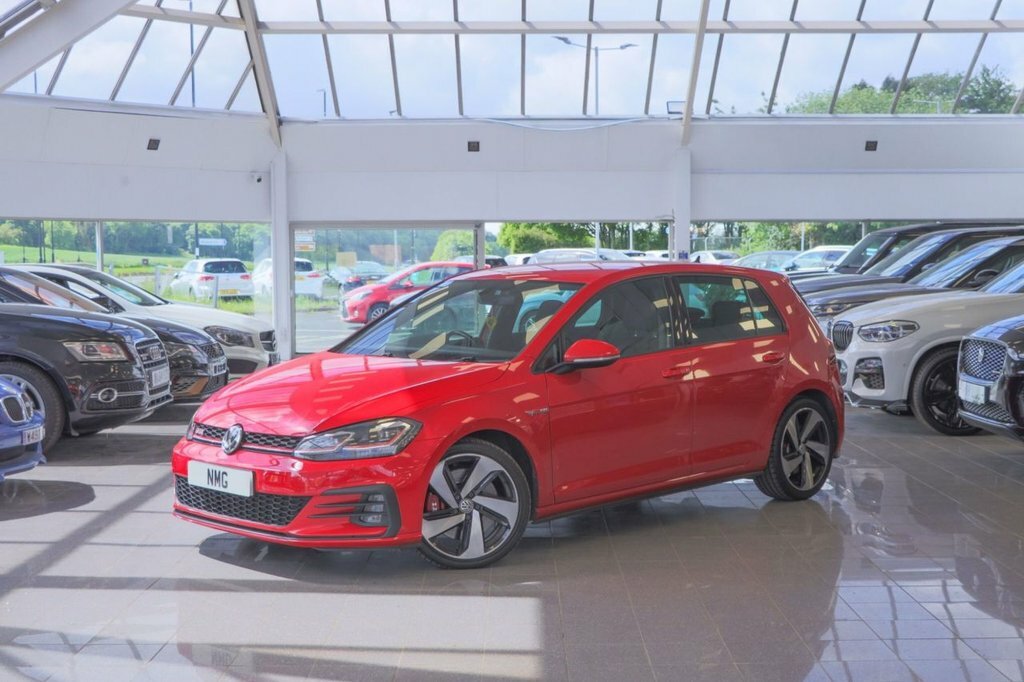 Volkswagen Golf 2L Gti Performance DG19DZP Red