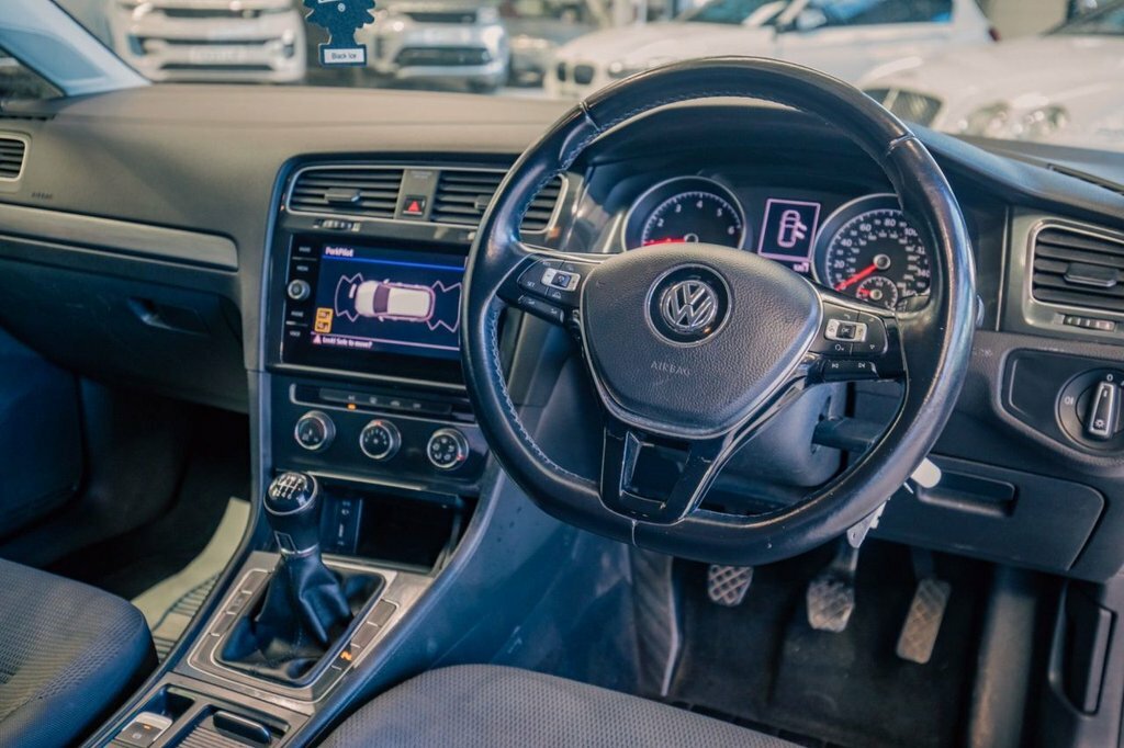 Volkswagen Golf 1L Se Nav FG18XWH White