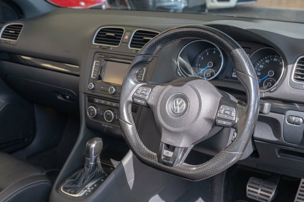 Volkswagen Golf 2L R Black