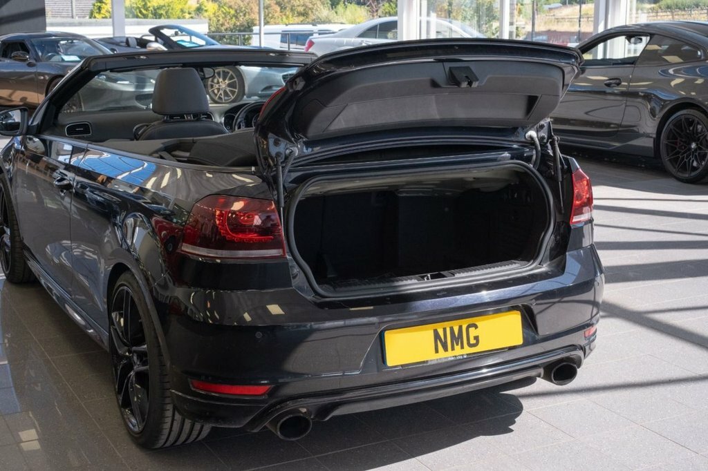 Volkswagen Golf 2L R Black #6
