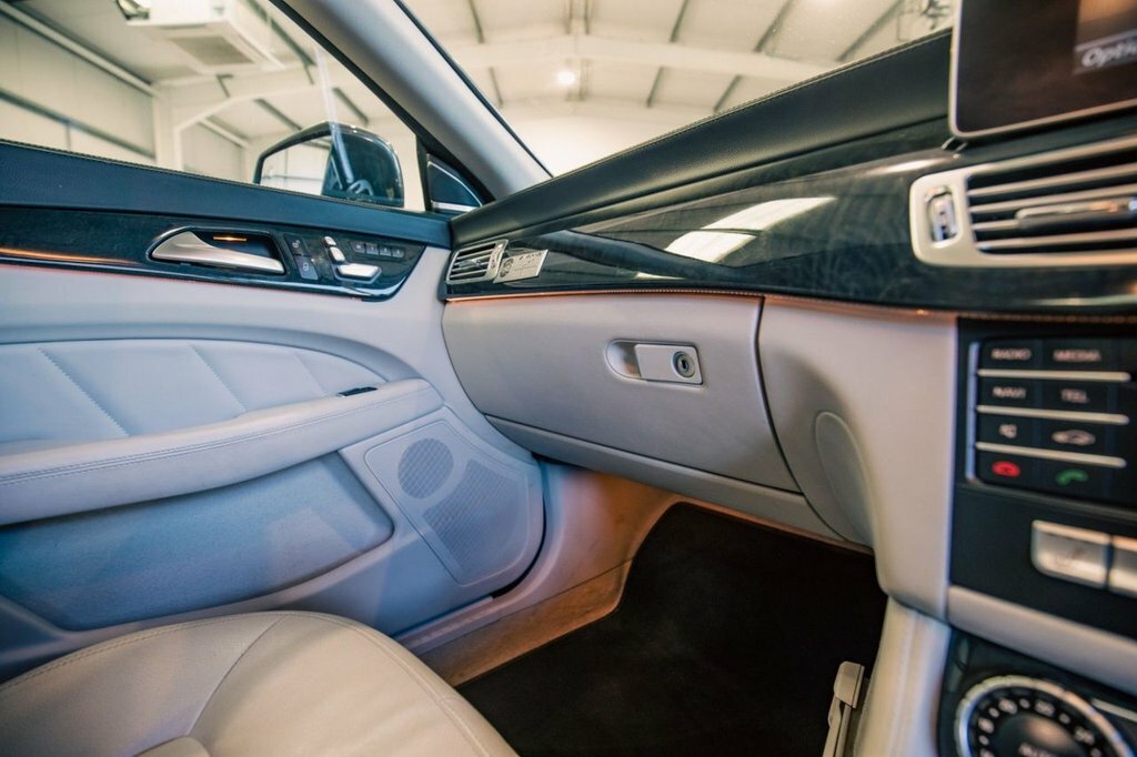 Mercedes-Benz CLS Cls350 Bluetec Amg Line Premium Plus Silver #21