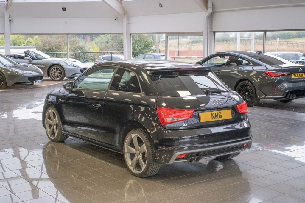 Audi A1 2L Black Edition NU62UEK Black #3