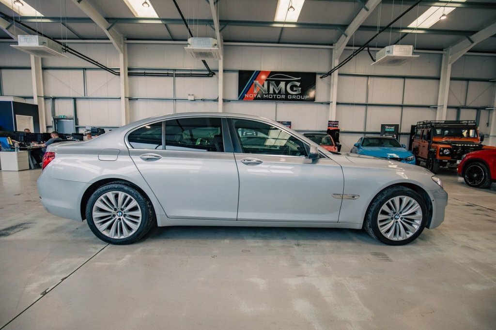 BMW 7 Series Saloon White #22