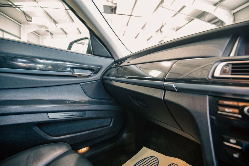 BMW 7 Series Saloon White #23