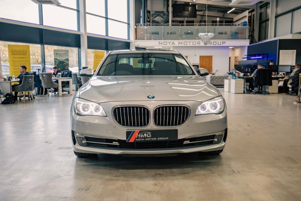 BMW 7 Series Saloon White #27