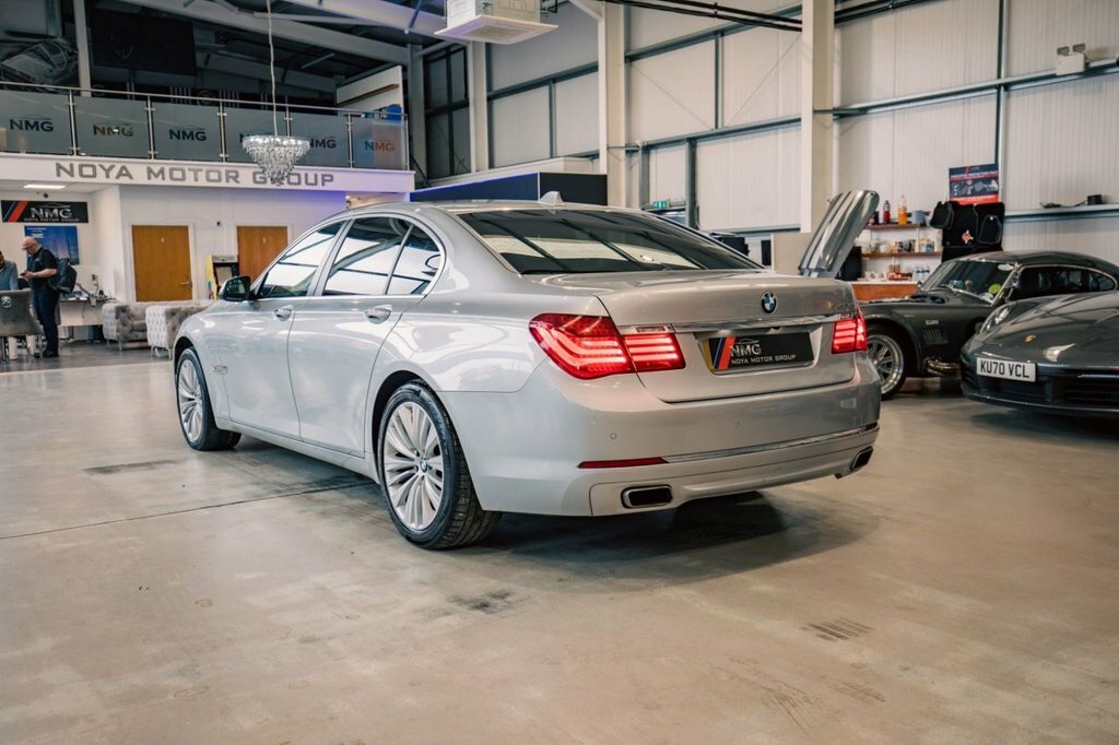 BMW 7 Series Saloon White #28