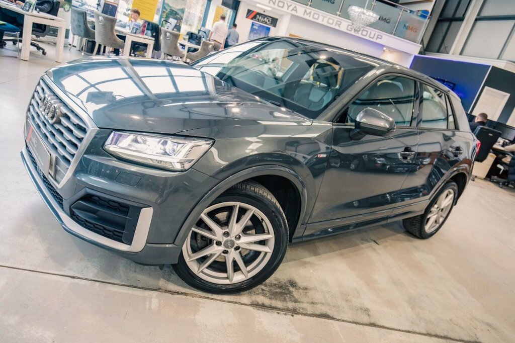 Audi Q2 Suv KE18OJY Grey #3