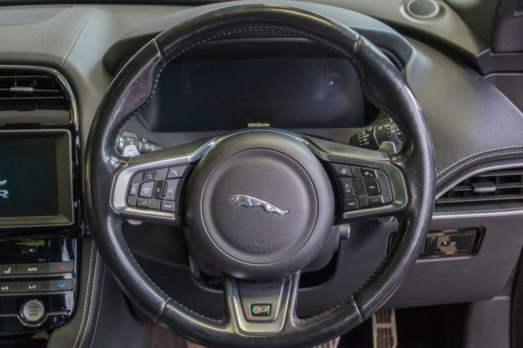 Jaguar F-Pace 2.0 D180 R-sport Awd Euro 6 Ss White #31