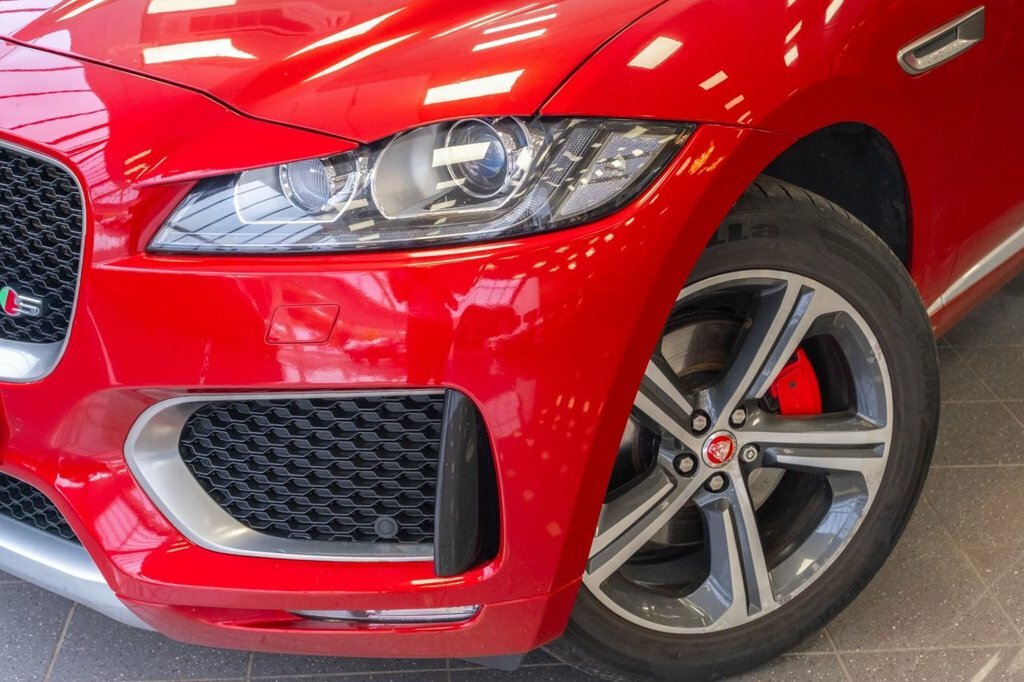 Jaguar F-Pace 3L S Red #4