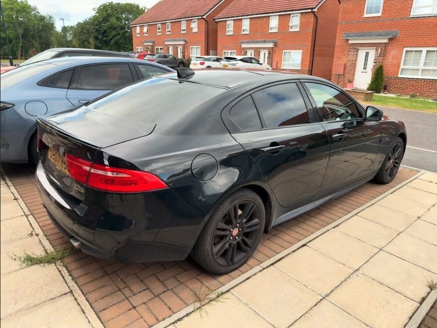 Jaguar XE 2L R-sport Black #2