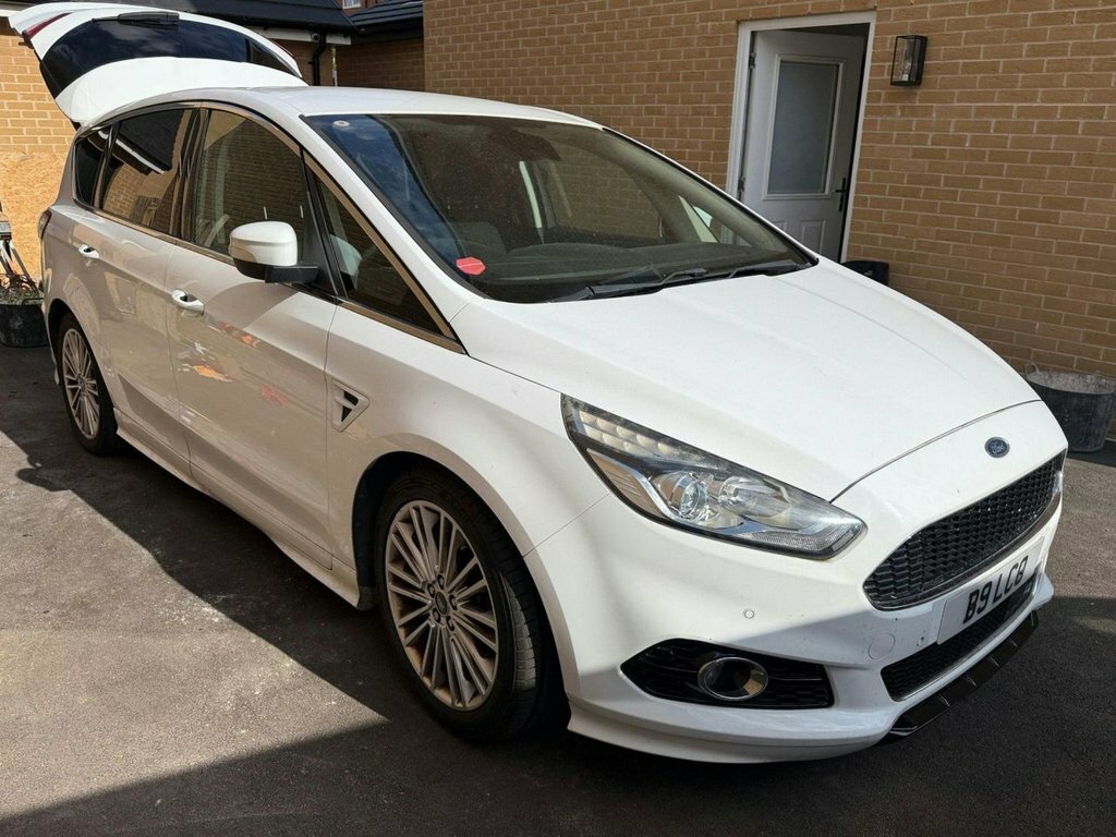 Ford S-Max 2L Titanium Sport White
