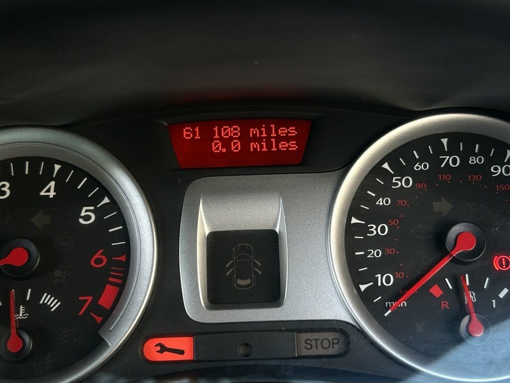 Renault Clio Initiale Tomtom Vvt Red #21