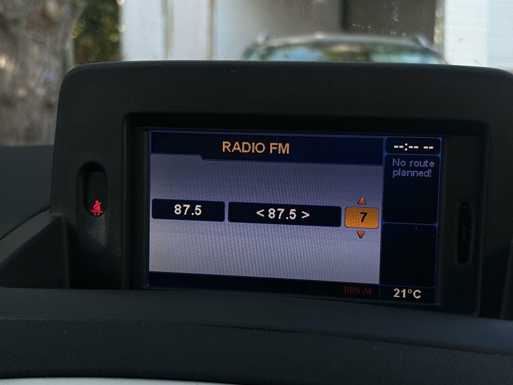 Renault Clio Initiale Tomtom Vvt Red #24