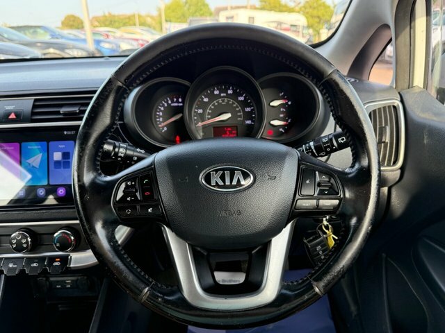 Kia RIO Sr7 Hatchback MV65UZG White #6