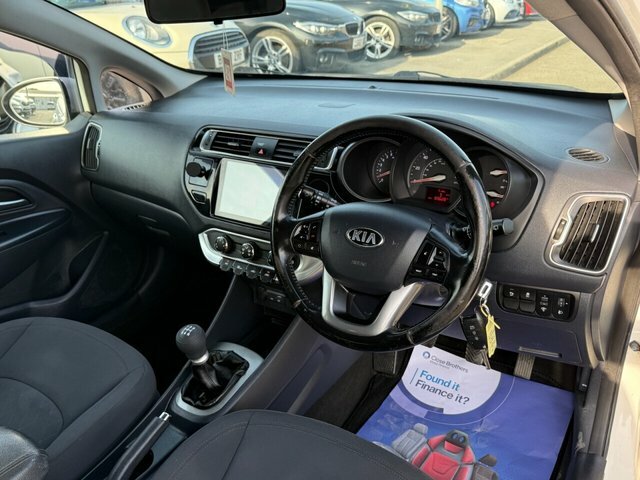 Kia RIO Sr7 Hatchback MV65UZG White #5