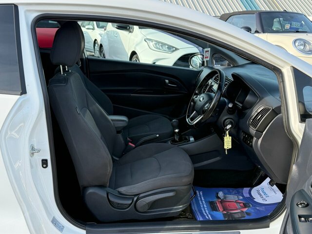 Kia RIO Sr7 Hatchback MV65UZG White #4