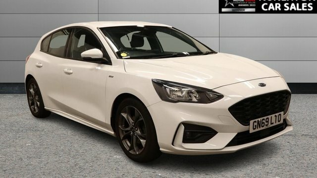 Ford Focus 1.0T Ecoboost St-line Hatchback White
