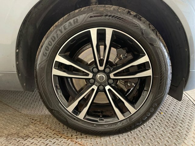 Volvo XC60 T5 Momentum Awd Grey #25