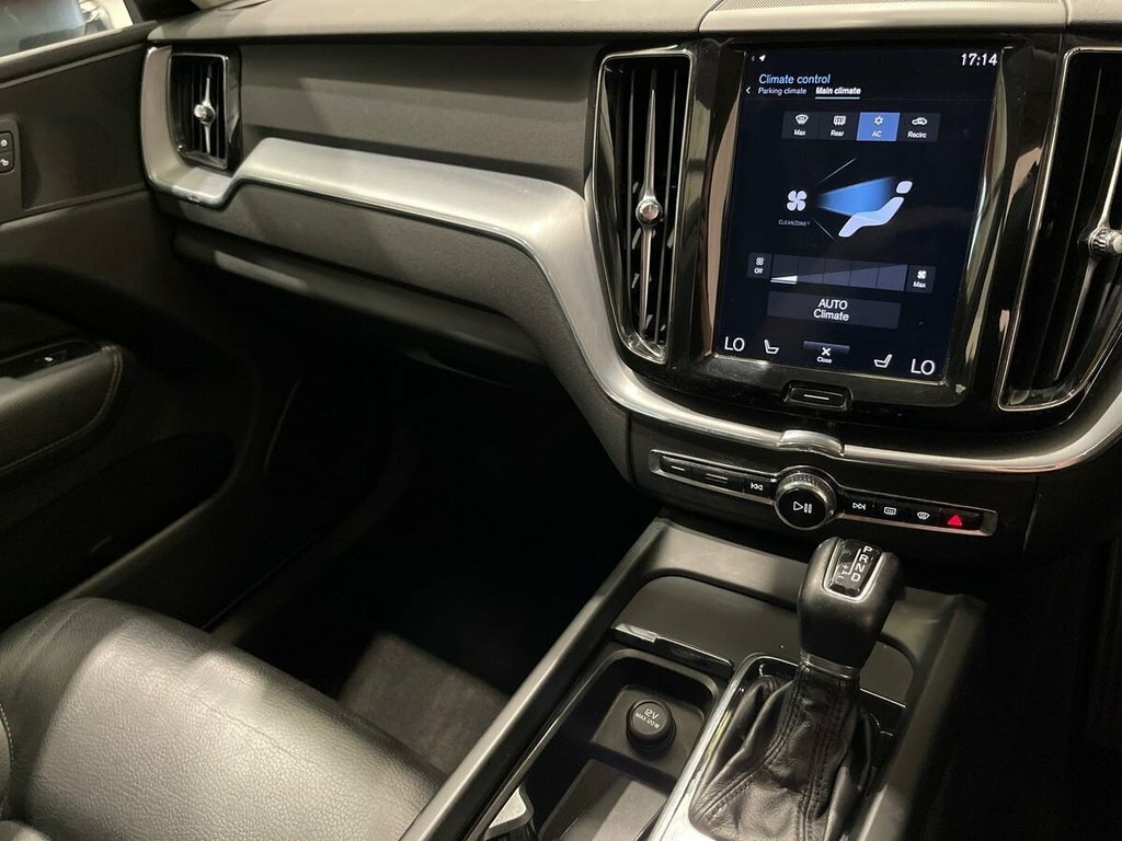 Volvo XC60 T5 Momentum Awd Grey #43