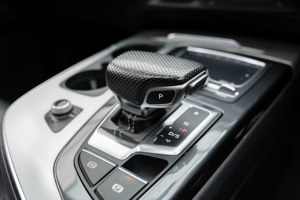 Audi Q7 Automatic Grey #40